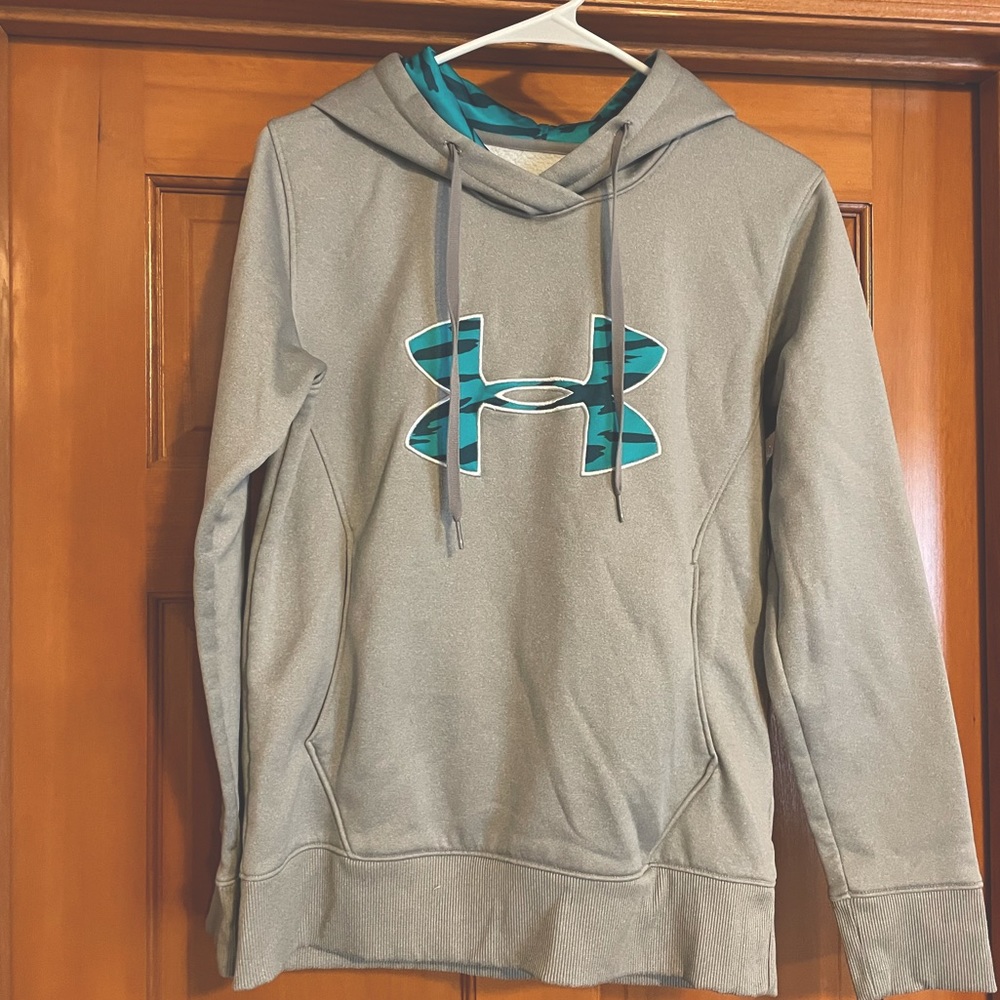 Under Armour Hoodie Small